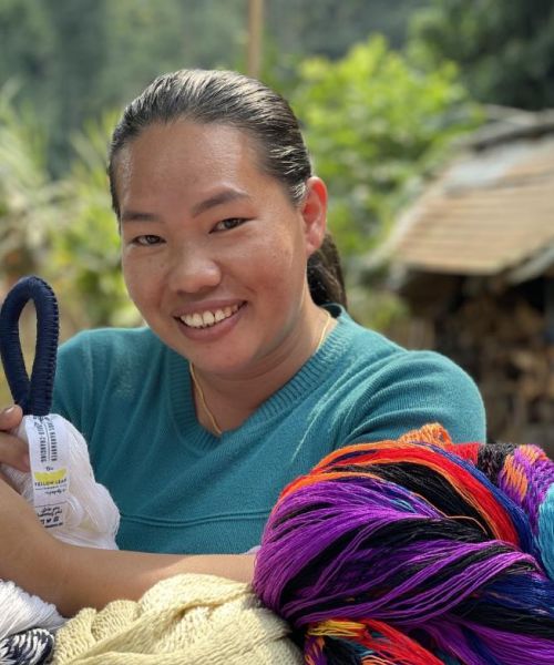 Yellow Leaf Hammocks provides training and support to the artisan weavers who craft their luxury hammocks.
