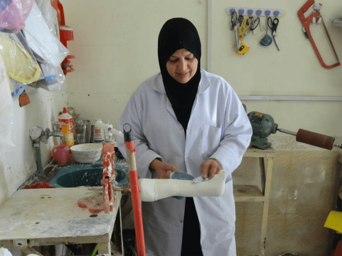 Iraqi Woman Runs Prosthetic Limb Business to Serve Injured