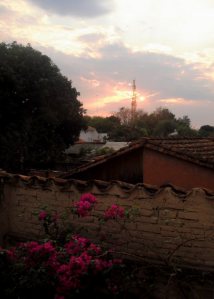 Navigating Asunción through an Amazing Network of Human Connections