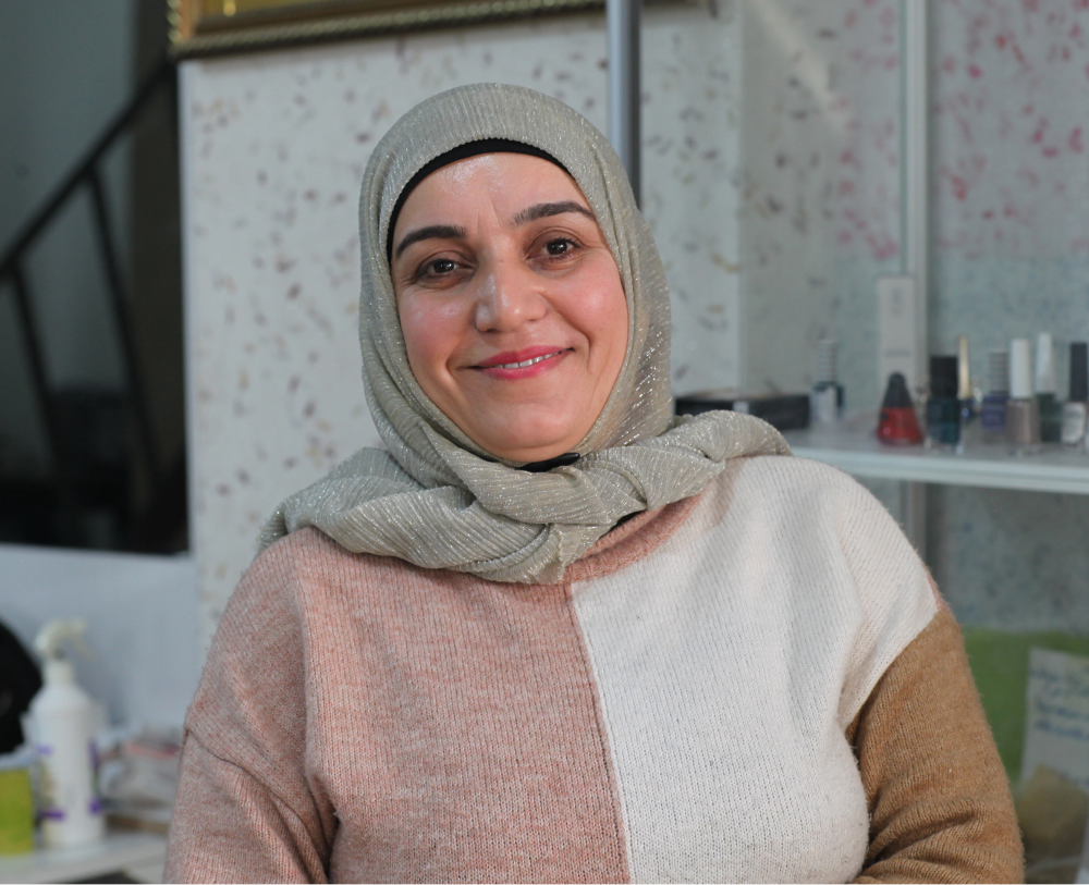 Intesar, beauty salon owner, Turkey