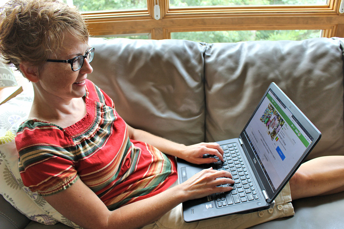 Homebound by illness, this Kiva team founder built a community helping women from her couch