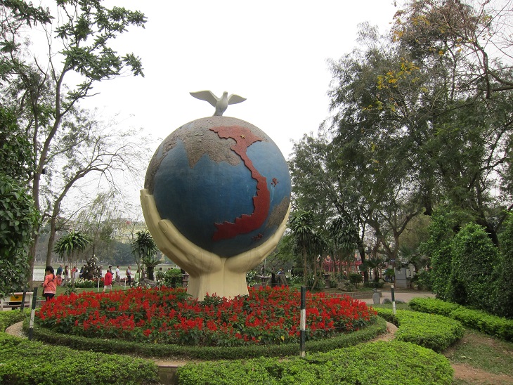 Communes, Women, and Microfinance