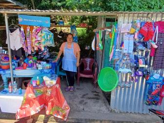 Photo of Reina Elizabeth